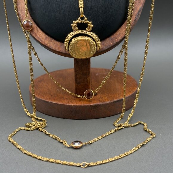 Vintage Goldette NY Greek Meander 5 Strand Layered Chains Cameo Pendant 1960’s - Picture 3 of 16